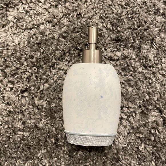 Ceramic Turtle Soap Dispenser - Picture 2 of 4